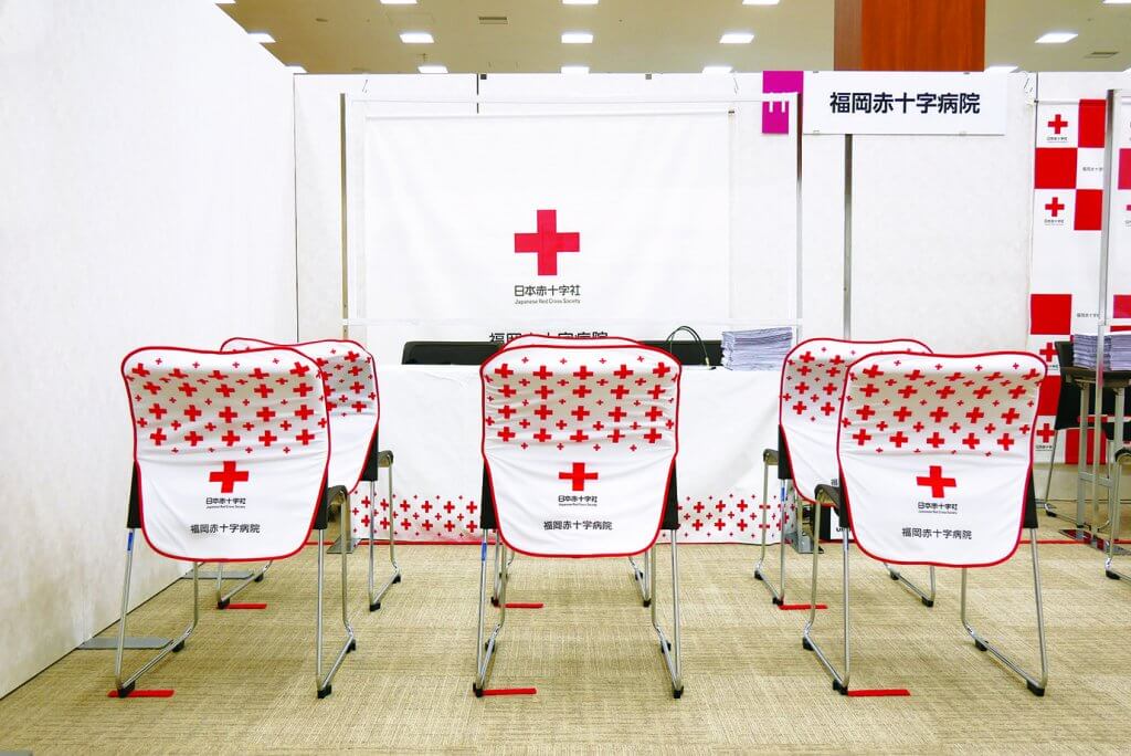 日本赤十字社 福岡赤十字病院様椅子カバー事例