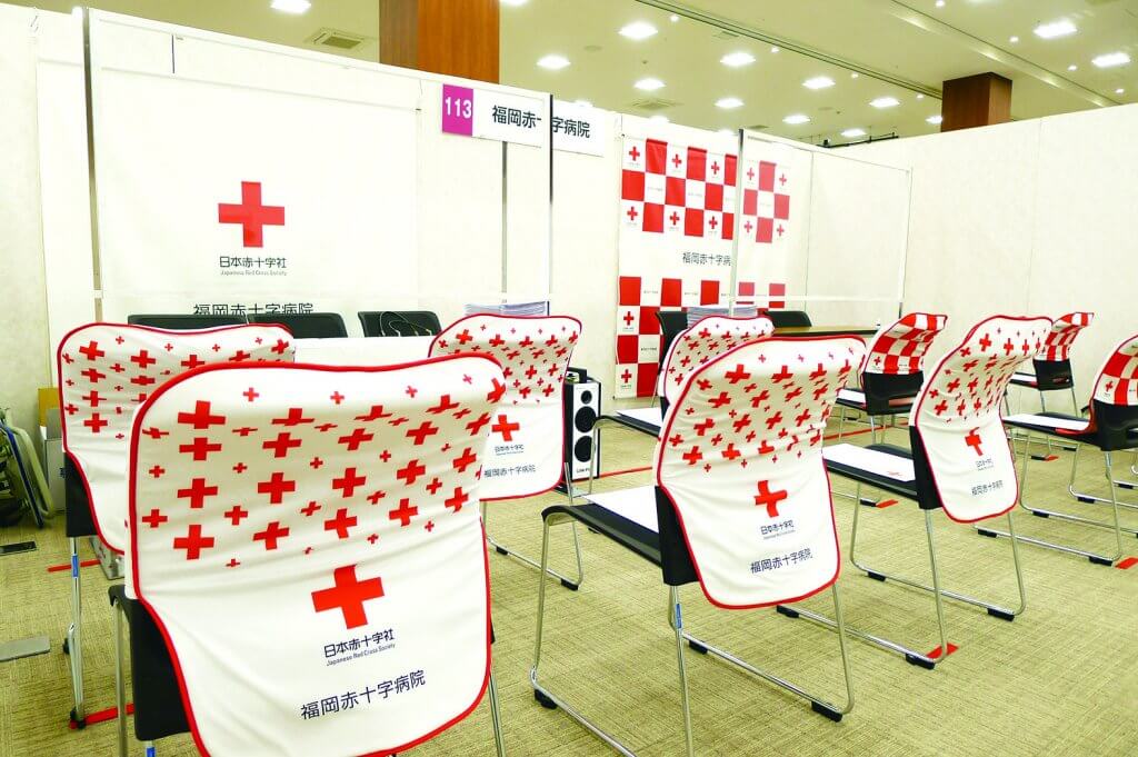 日本赤十字社 福岡赤十字病院様椅子カバー事例